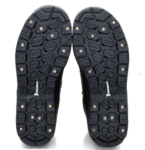 zu sehen sind zwei Watschuhe von unten